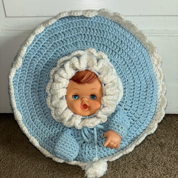 Pillow - Picture 1 of 4